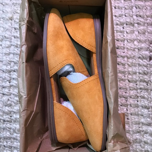 Lucky Brand 'Jinree' Flat in Inca Gold - Picture 2 of 4